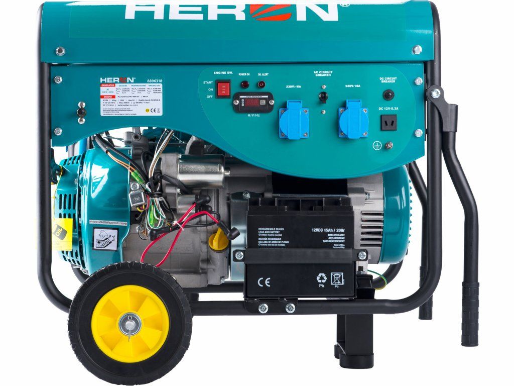 Detail ovládacieho panela elektrocentrály HERON 8896318 s multifunkčným displejom a elektrickým štartom